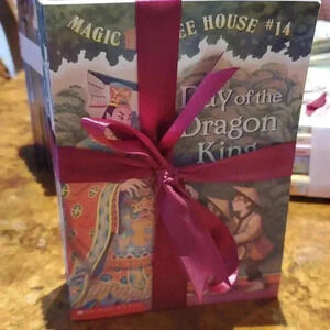 Magic tree house books lot of 7